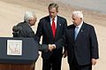 4 Haziran 2003'te Mahmud Abbas, George W. Bush ve Ariel Şaron