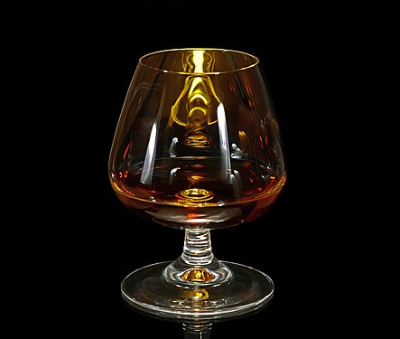 Cognac glass by Archaeodontosaurus (Didier Descouens)