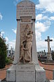 Monumento ai morti pacifista di Dardilly con le iscrizioni contre la guerre – à ses victimes – à la fraternité des peuples e que l'avenir console la douleur