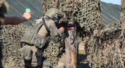 Operator PLAGF dengan senapan QBZ-191 saat Pesta Olahraga Angkatan Darat Internasional 2021