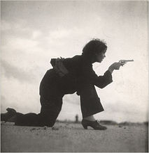 Republikanische Frau bei einer militärischen Übung, Barcelona 1936.