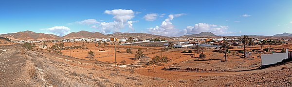 Tuineje village, Fuerteventura, view from South