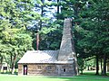 Réplique de la cabane du moteur et du derrick à Oil Creek, Pennsylvanie, 1er puits de pétrole ouvert en 1859.