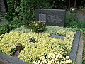 Grab von Ministerpräsident Peter Altmeier auf dem Hauptfriedhof Koblenz