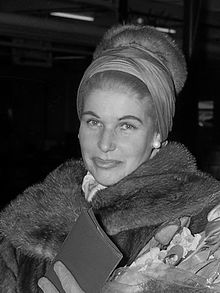 Hilde Gueden (1962).jpg