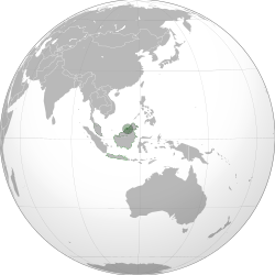 Situation de Brunei Nation de Brunei, li Habitation de Pace Negara Brunei Darussalam (Rumi script) نڬارا بروني دارالسلام‎ (Jawi script)
