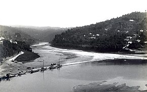 Confluência dos rios Douro e Tâmega. À esquerda, a povoação de Entre-os-Rios, Eja, em frente de Santa Clara do Torrão, freguesia de Marco de Canaveses. 1910