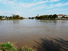 Confluence of the Dordogne and the Isle rivers