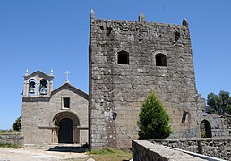 Iglesia de Manhente y torre