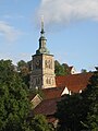 Turm der Marienkirche mit Wächterturm der Burg im Hintergrund