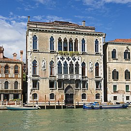 Palazzo Loredan dell'Ambasciatore. The rectangular windows of the mezzanine show this is fact a late 15th-century building, retaining a Gothic style into the Renaissance.