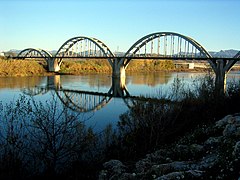 Pont d'arcades in Móra d'Ebre (Ribera d'Ebre), an arch reiforced concrete bridge over Ebro river completed in 1943.
