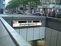 Eingang von der Mariahilfer Straße in die Station Zieglergasse