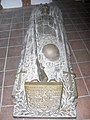 Cenotaf żołnierza polskiego pod chórem bazyliki