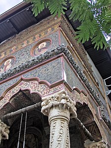 Chiesa della Stavropoleos, portico di ingresso dopo restauri (ottobre 2006)