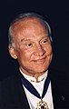 Aldrin s Prezidentskou medailou slobody v roku 2001