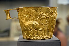 Golden cup from Vafio 1500 to 1450 BC, NAMA 1759 080874.jpg