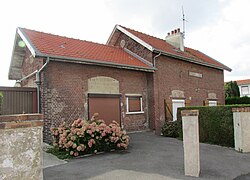 La gare de nos jours, transformée en habitation.