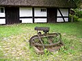Pferdegöpel im Freilichtmuseum Klockenhagen zum Antrieb landwirtschaftlicher Geräte im benachbarten Gebäude