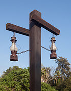 Postes con farolas. PortAventura. Tarragona-77.jpg