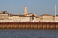 Quais de Pauillac au bord de la Gironde et port de plaisance.