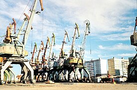 Verladekräne im Hafen von Dudinka.jpg