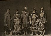 Oudmourtes photographiés en 1870