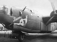 Bombardiere B24 raffigurante una pin-up "Bonnie", circa 1945