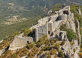 Le château de Peyrepertuse (Occitanie). (définition réelle 5 554 × 3 921)