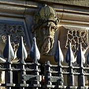 Leeds Town Hall, detail (geograph 5628894).jpg