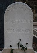 Père-Lachaise - Division 17 - Comte 03.jpg