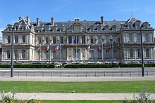 Photo du bâtiment de la préfecture.