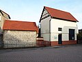 Historische Trafoturmstation in der Ortsmitte