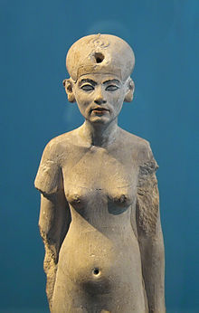Nefertitin doprsni kip iz zbirke v muzeju v Berlinu.