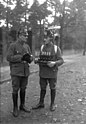 Policiers équipés d'un radio-émetteur, octobre 1923.