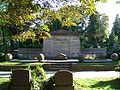 Monumentalgrab auf dem Luisenstädtischen Friedhof, gestaltet von Hugo Lederer