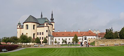 Kostel Nalezení svatého kříže a klášterní zahrady v Litomyšli