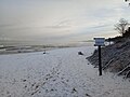 Ustka; Plaża w śniegu.