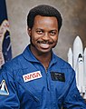 Fisikawan astronaut Ronald McNair, PhD 1976 (Fisika)