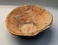 Écuelle à bords biseautés provenant de Ninive. British Museum.