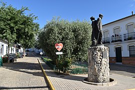 La Nava, Huelva - escultura La Nava a sus hortelanos 3.jpg