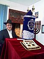 Rabino Mizrahi en la Ajnazat Torah en la Sinagoga Mayian Torah