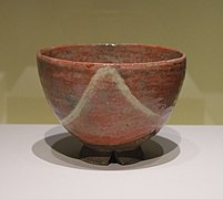 Coupe à thé (chawan), décorée du mont Fuji. Époque d'Edo, v. 1811-1834). Musée Guimet.