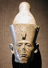 Hoofd van Senoeseret III Museum in Luxor