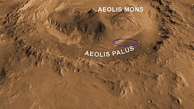 La zone d'atterrissage dans le cratère de Gale est une ellipse (20 × 8 km) située dans une zone de plaine baptisée Aeolis Palus au pied du pic central Aeolis Mons qui culmine à 5 km au-dessus du plancher du cratère.