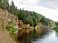 Devonské pískovcové útesy v národním parku Gauja, největším a nejstarším lotyšským národním parkem