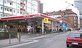 Die Esso-Tankstelle am Spielbudenplatz ist ein wichtiges Nahversorgungszentrum für den Stadtteil.