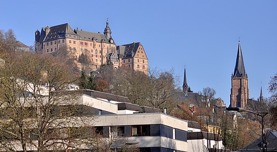 Marburg Schloss und Pfarrkirche von SW.jpg