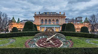 Reloj de flores, Stadtpark, Viena, Austria, 2020-01-31, DD 96-98 HDR.jpg