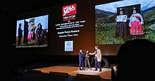 Remise du Visa d'or humanitaire du CICR 2017 à la photographe Angela Ponce-Romero